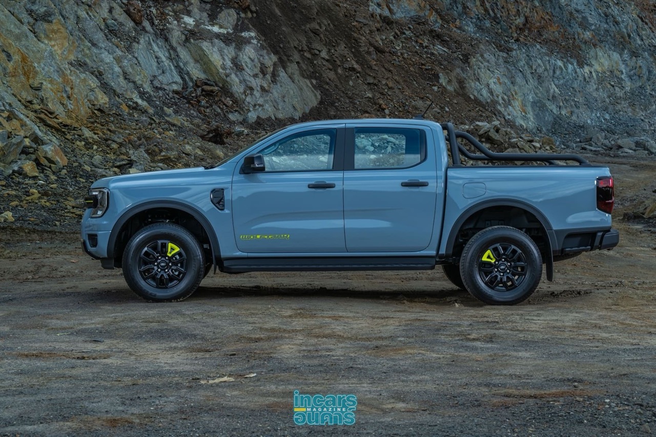 Ford Ranger Wolftrak มุมด้านข้าง โชว์ล้ออัลลอย 17 นิ้ว